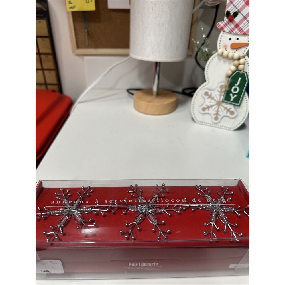RARE! PIER ONE SET OF 6‎ SNOWFLAKE DESIGN SILVER TONE NAPKIN RINGS NEW IN BOX